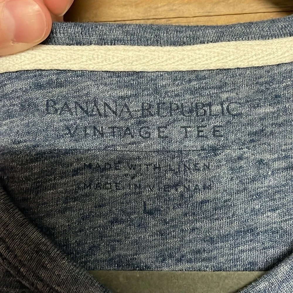 Banana Republic Size Large Blue Three Button Henley Long Sleeve Soft Shirt